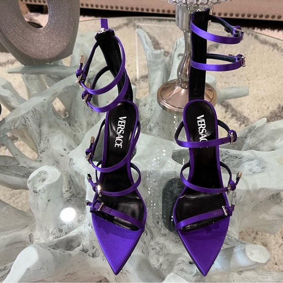 Authentic NIB Versace Pin-Point Leather Sandal Women's - Picture 8 of 15